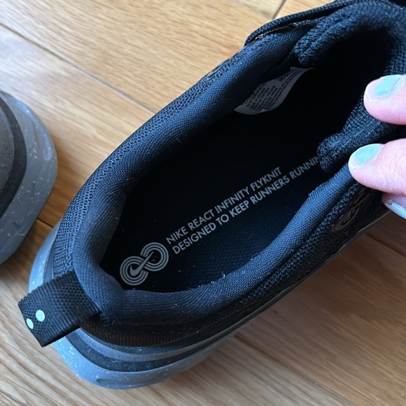 Nike react mens sneakers black and gold worn once size 11.5 - Picture 8 of 9